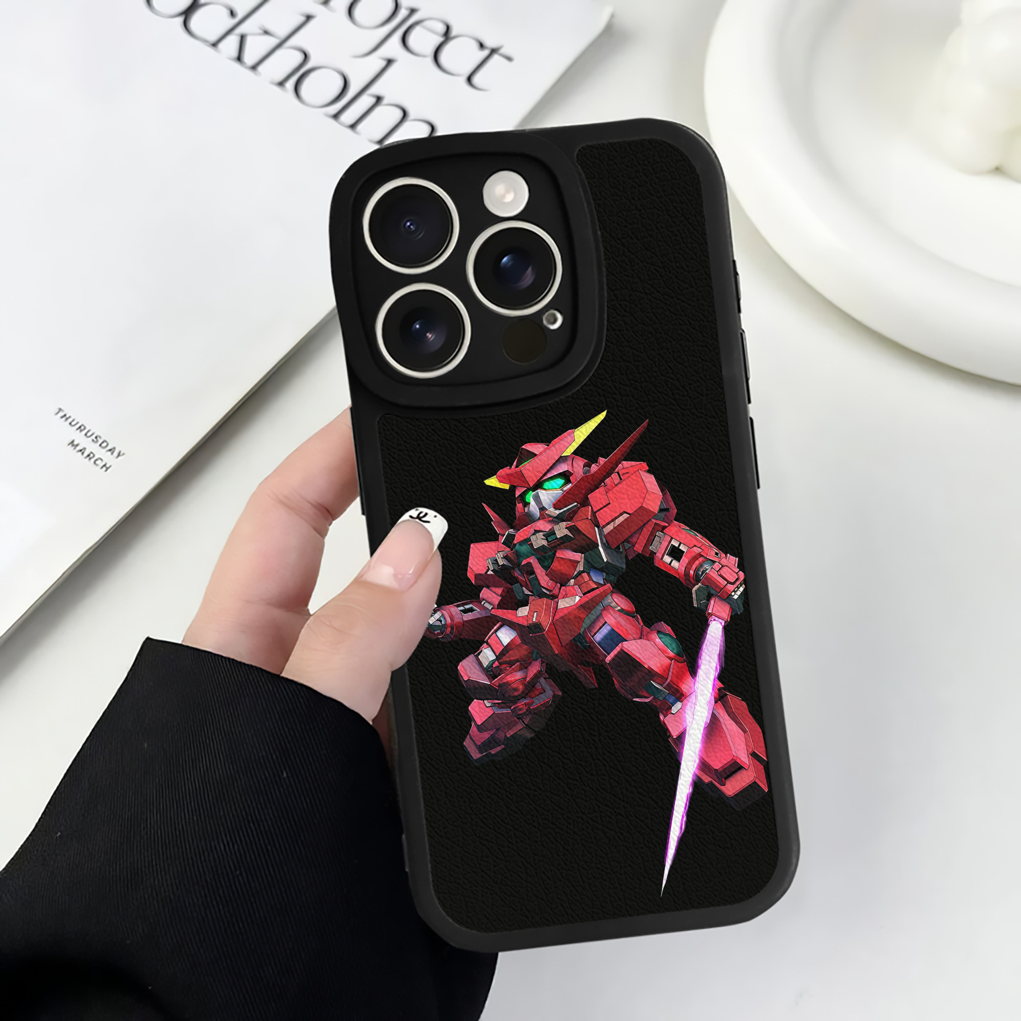 （画像用） 機動戦士ガンダム Mobile Suit Gundam 【iPhone 16シリーズ対応】シリコンスマホケース（レザー調） 材質：シリコン